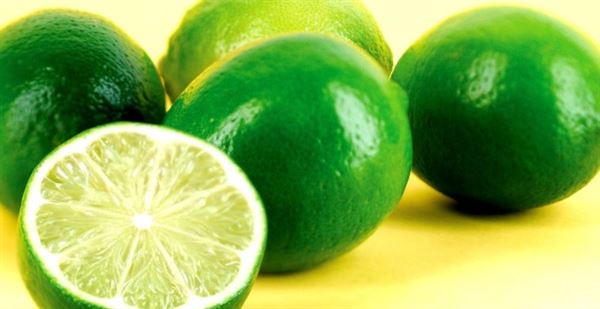 Đắp chanh tươi cho trẻ bị sốt